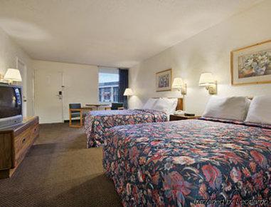 Sikeston Inn Room photo